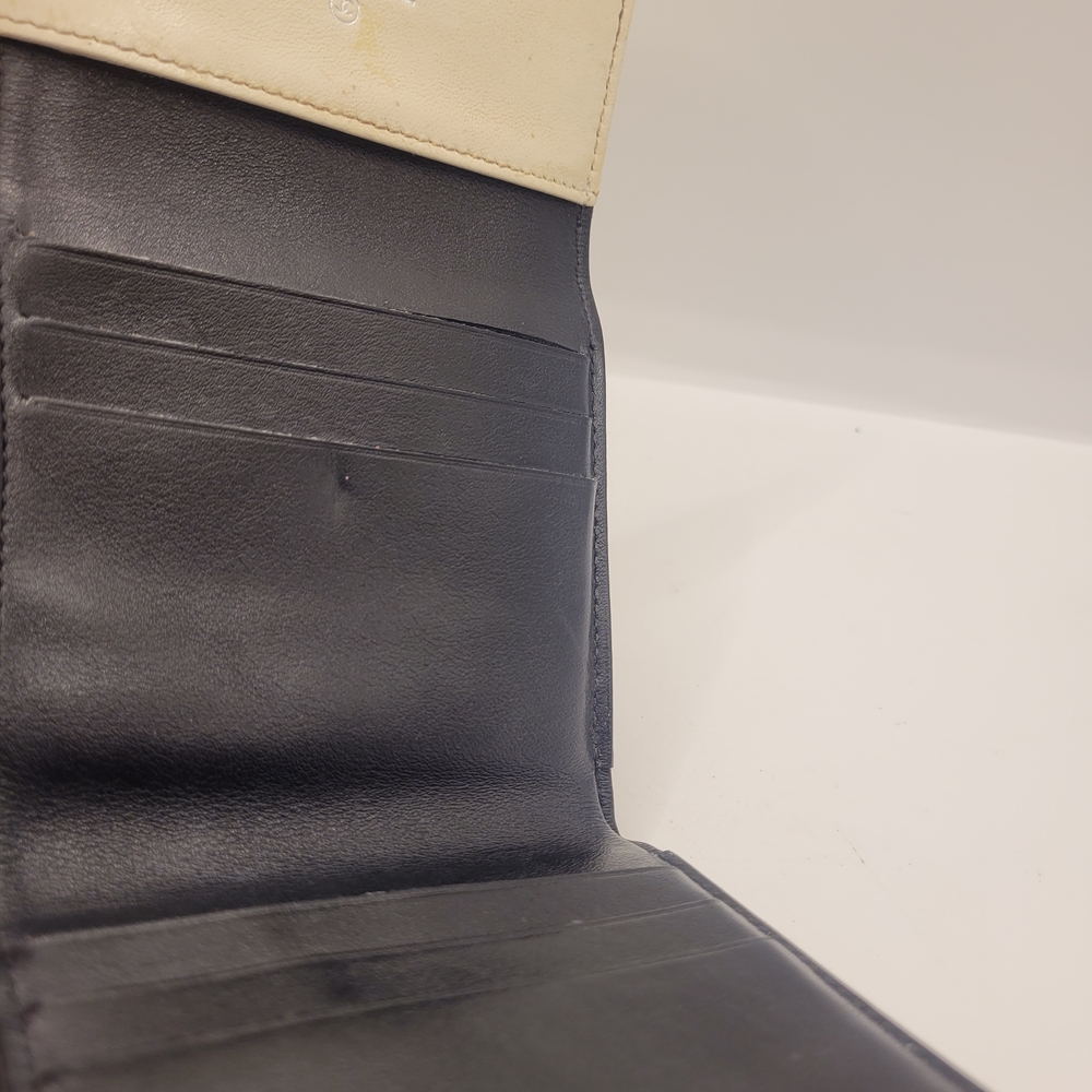 Chanel Cream CC Caviar Leather Wallet - Picture 3 of 9